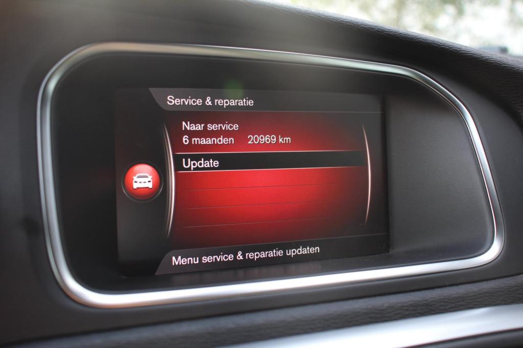 Volvo V40 2.0 t2 r-design - leder/alcantara - harman kardon - led - navi - 