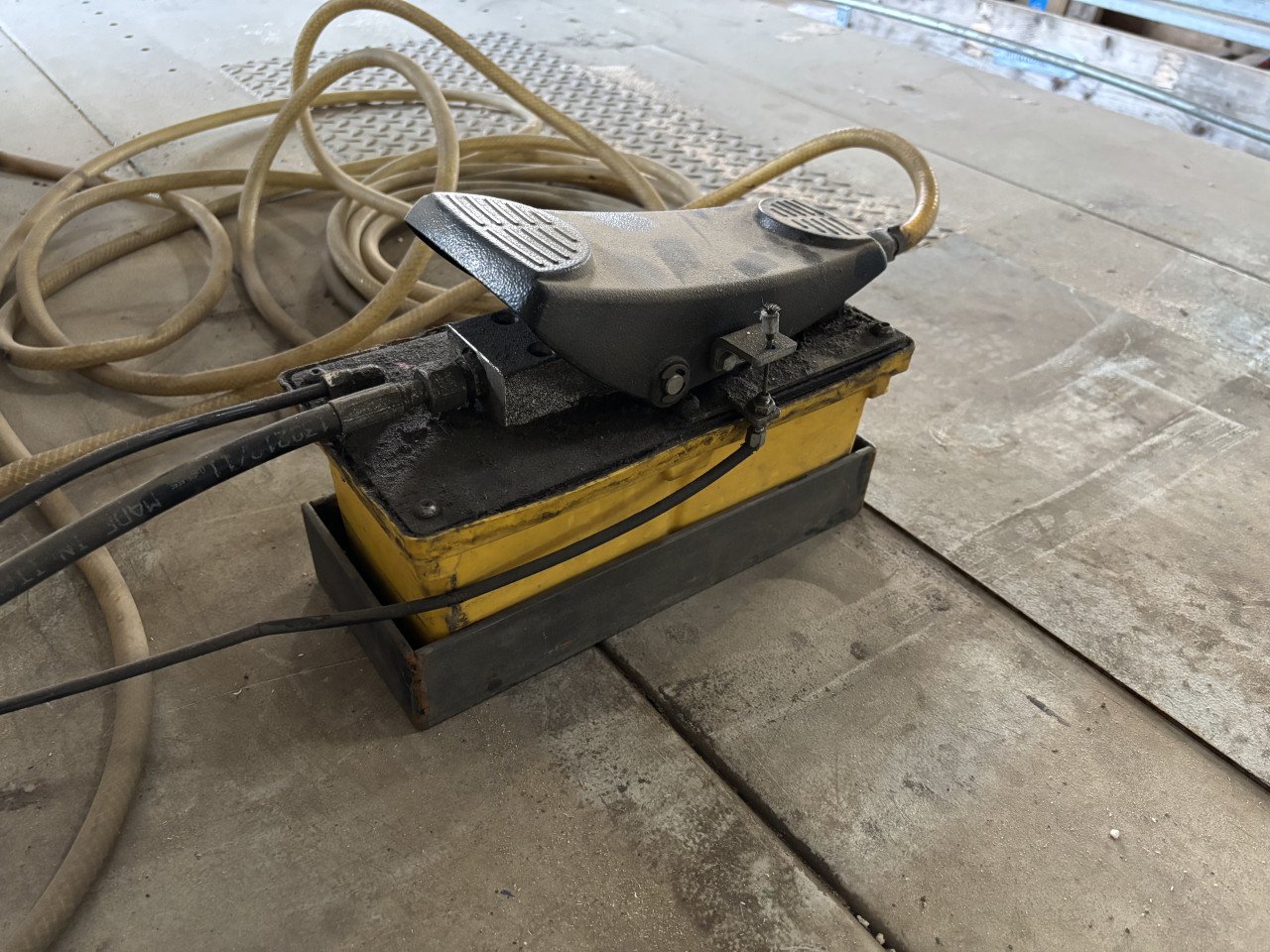 Ravaglioli motor hefbrug heftafel 600kg hydropneumatisch schaarbrug