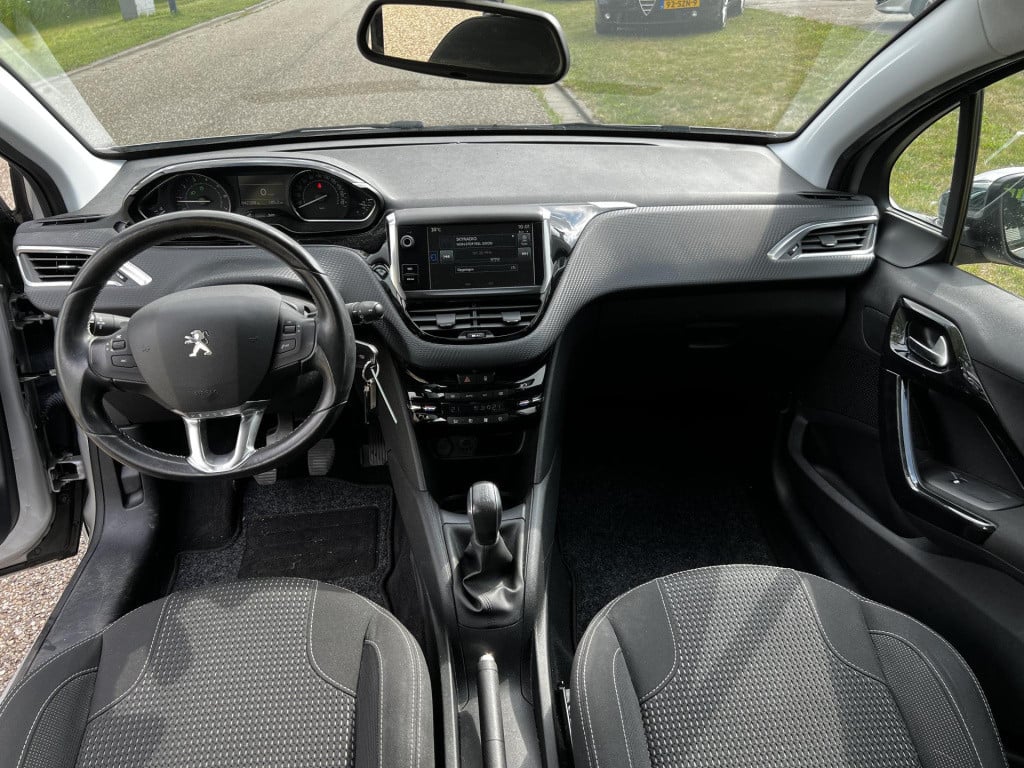 Peugeot 208 1.2 puretech allure