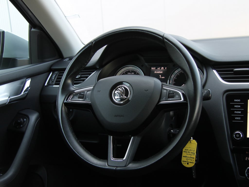 Skoda Octavia combi 1.0 tsi 116pk dsg style sport | kuipstoelen