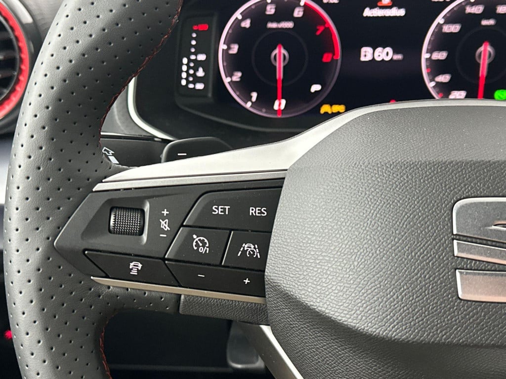 Seat Ibiza fr business connect 1.0 85 kw / 115 pk ecotsi hatc