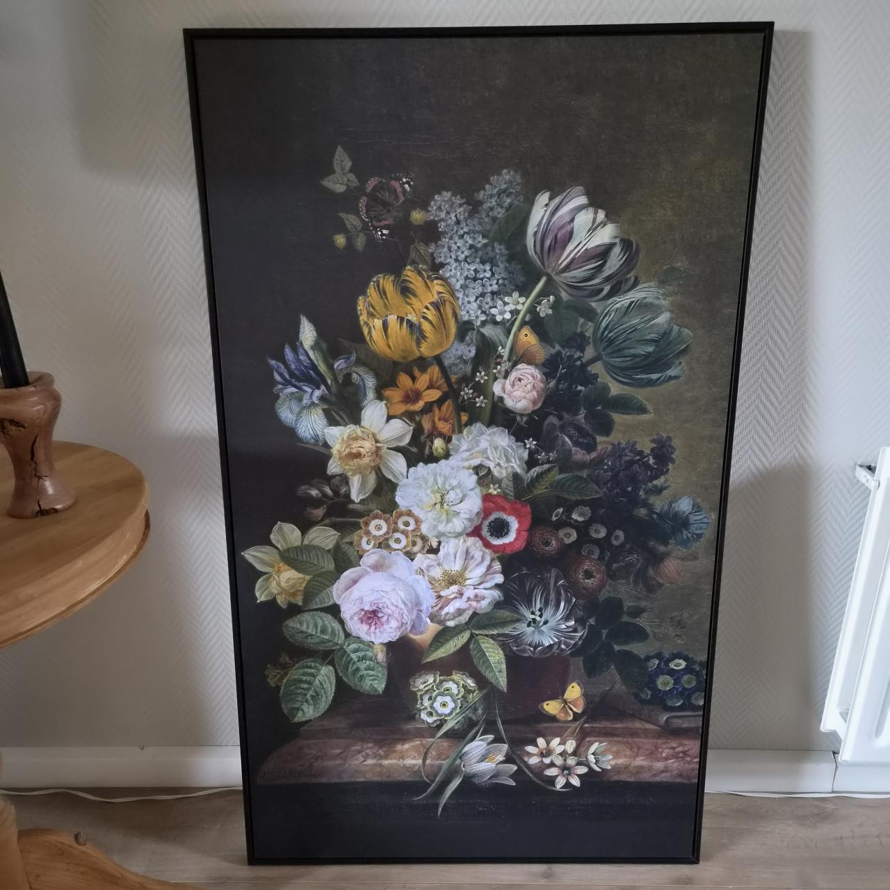 Schilderij, 2 kussens en stoel