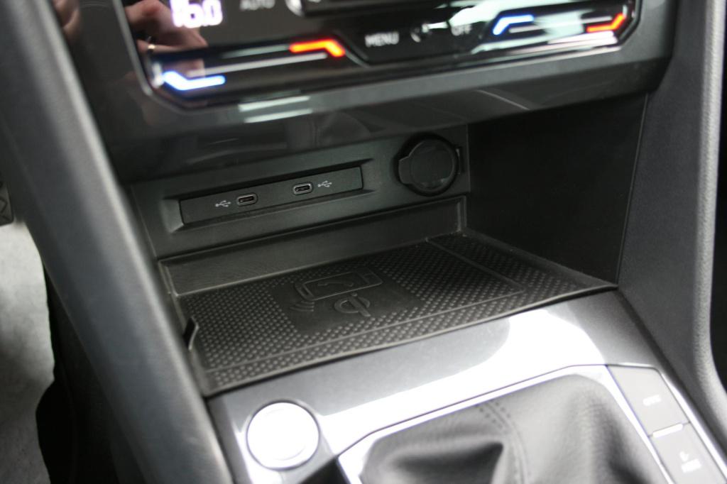 Volkswagen Tiguan 1.4 tsi ehybrid elegance