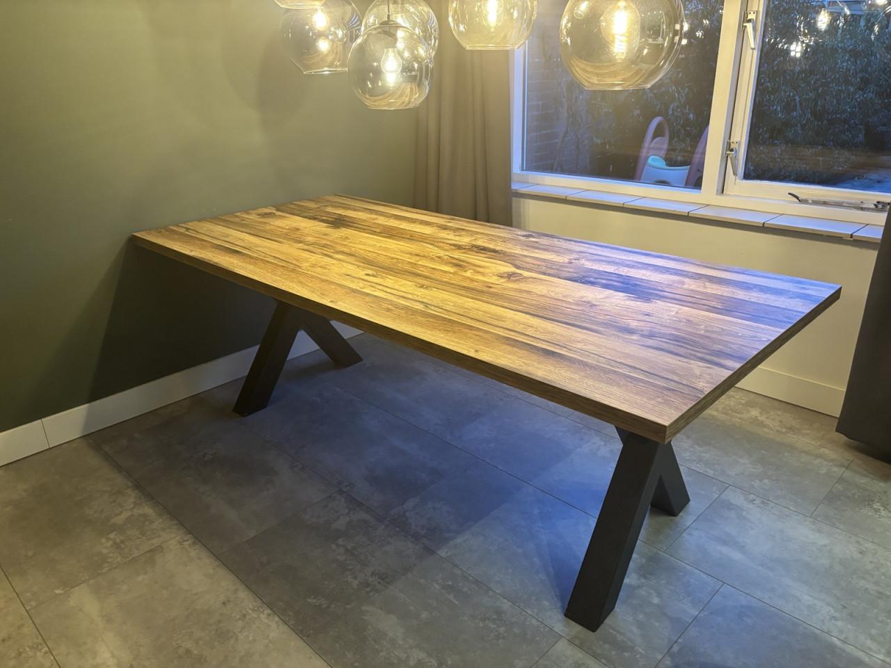 Gratis - Eetkamertafel