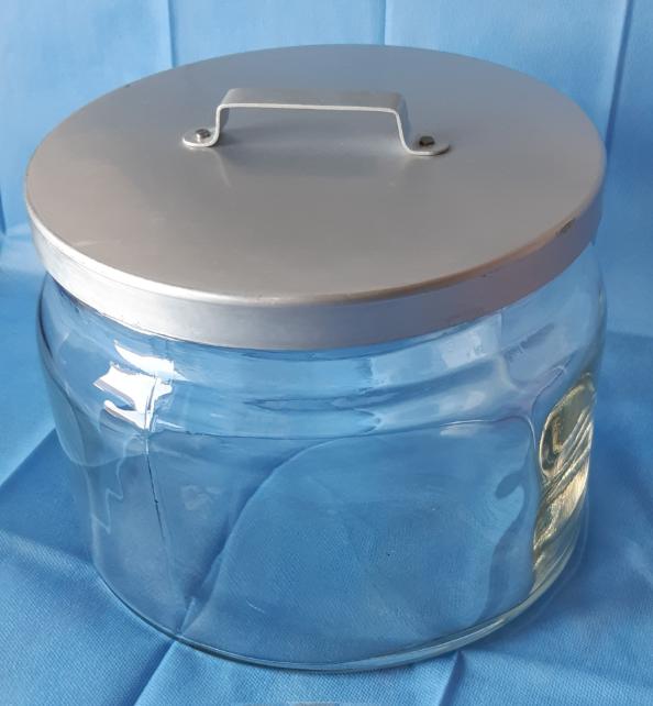 Glazen voorraadpot met deksel Ø 22 cm. , ↑ 16 cm.