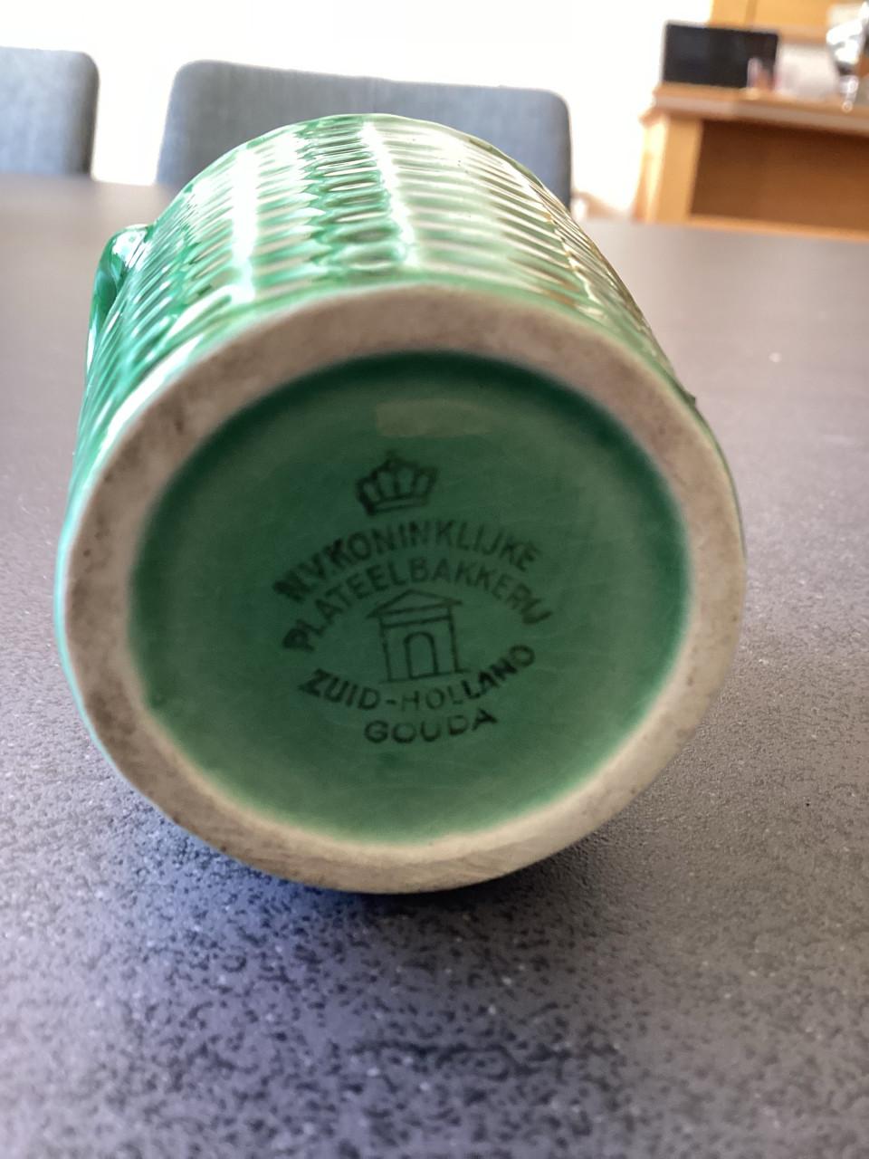 Hulsterkamp miniatuur (kruikje Mandje)