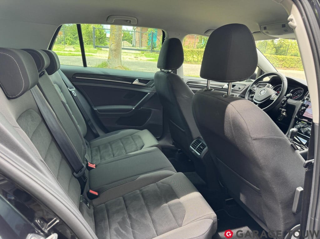 Volkswagen Golf 1.5 tsi highline business r dsg 150pk