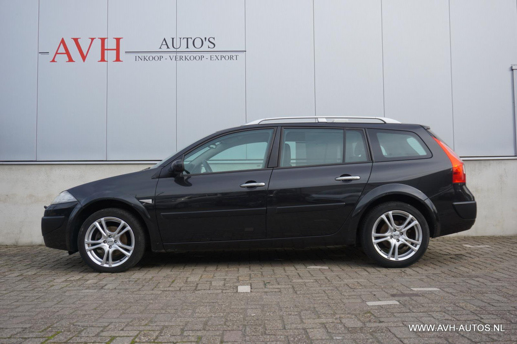 Renault Megane 2.0-16v tech line