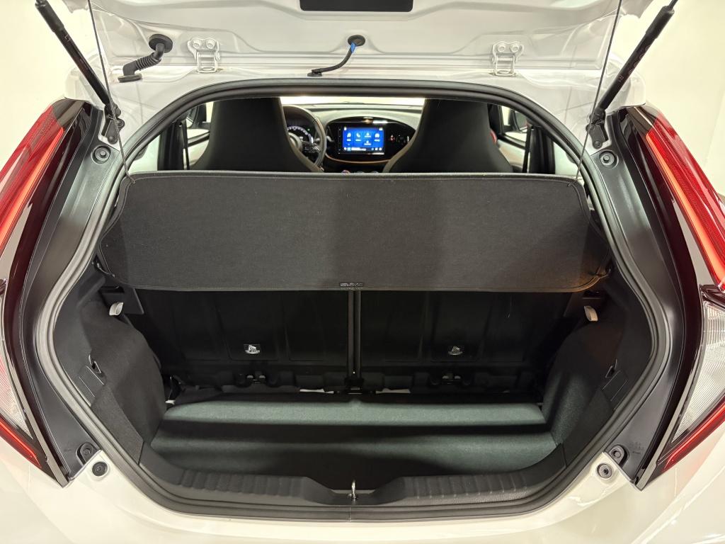 Toyota Aygo x 1.0 vvt-i mt play | camera | apple carplay |