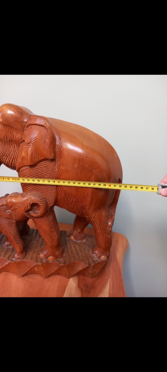 Prachtig houten beeld olifant en jong!