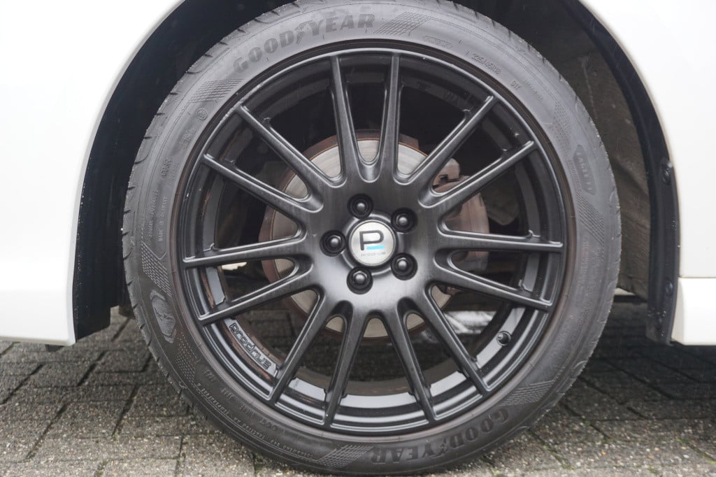 Subaru Legacy touring wagon 2.0i intro automaat - climate / navi / cruise /