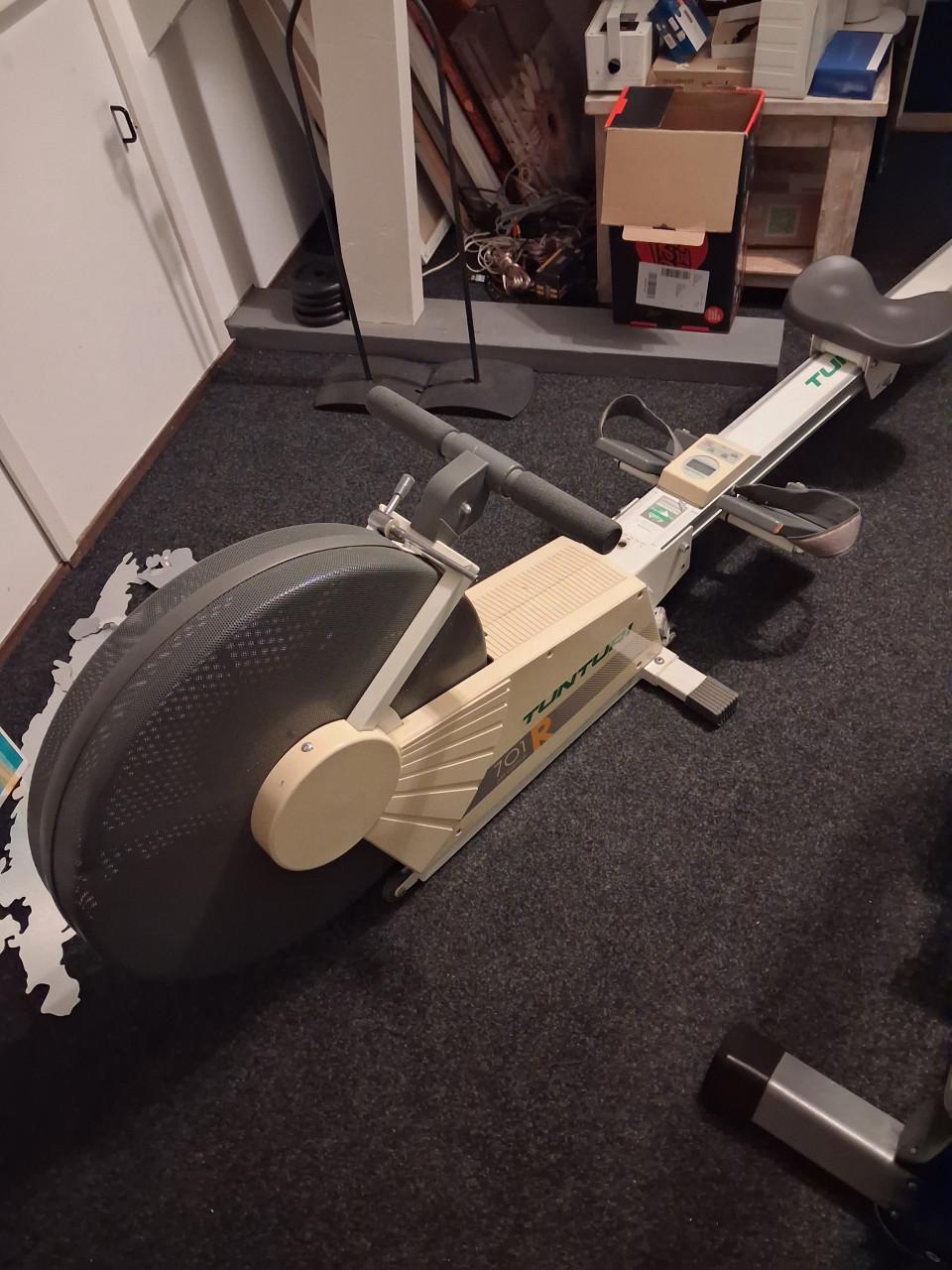Cross trainer  +  roeitrainer