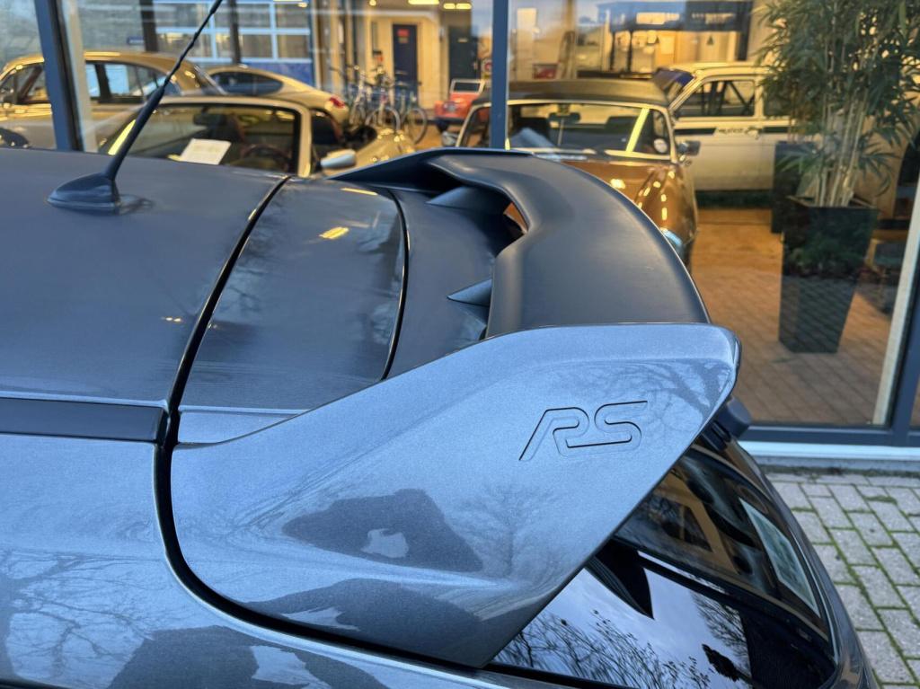 Ford Focus 2.3 rs orig nl schaalstoelen "clubsport"