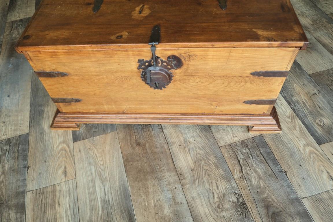 Salontafel , Mexicaanse antieke kist, rechthoekig ,