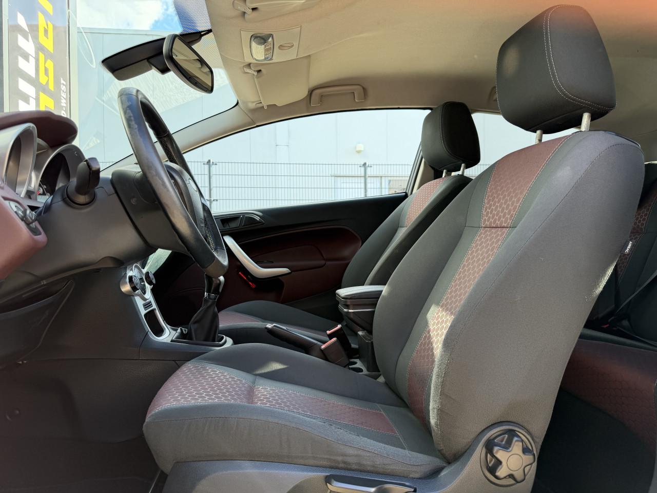 Ford Fiësta 1.4 71KW Trend 3DR 2009 Zwart Airco Apk Keyless