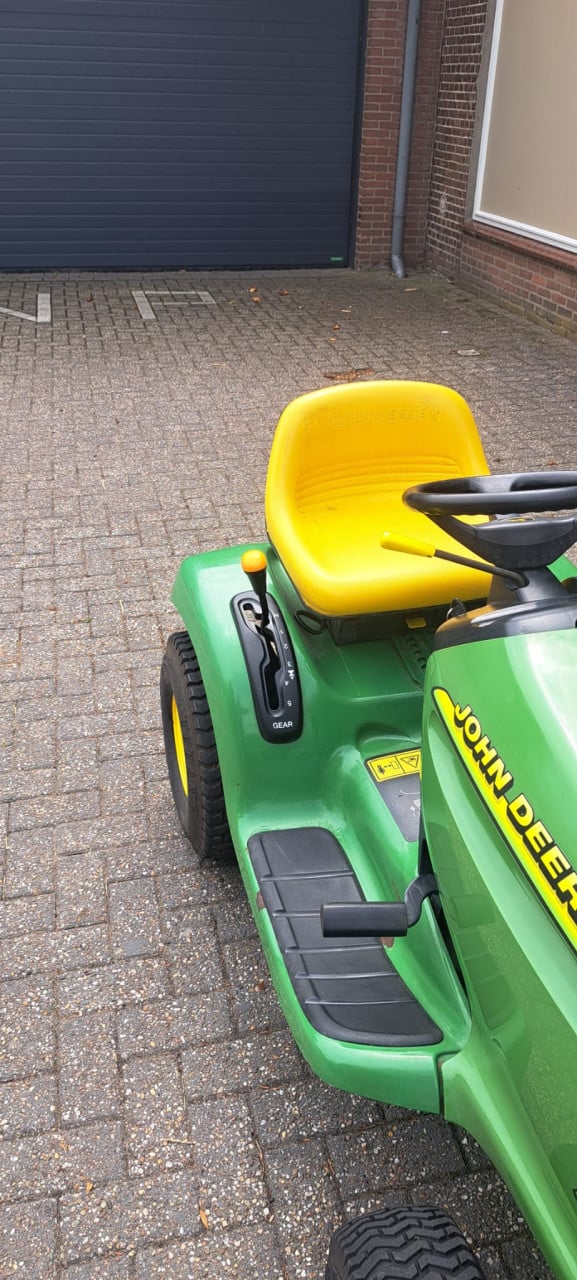 John Deere zitmaaier (zonder maaidek)