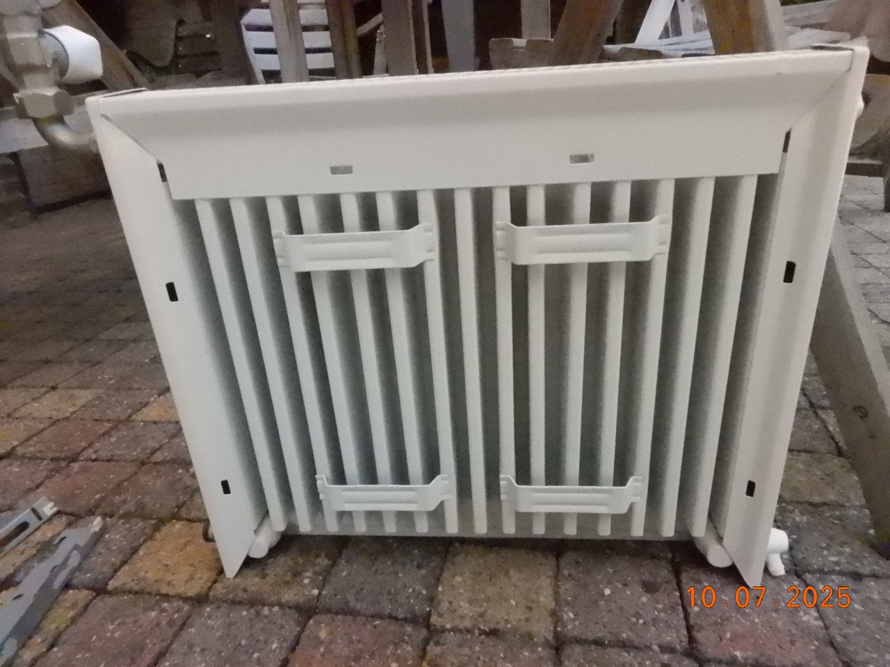 Kleine radiator voor in wc of badkamer