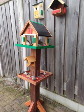 Nestkastjes , Vogelhuisjes &  Egelhuisjes  te Koop  [ zie foto's ]