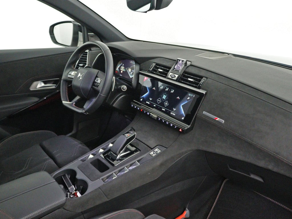 Ds Ds 7 crossback e-tense 300pkawd performance line+ | hifi focal | elektr 