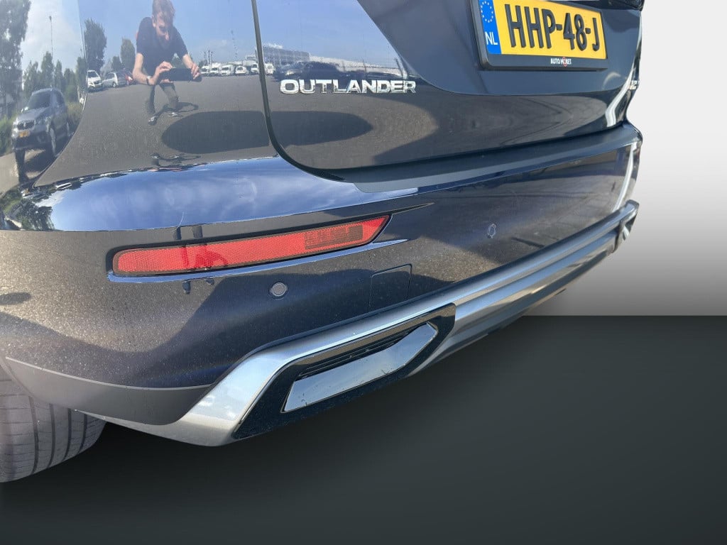 Mitsubishi Outlander 2.4 phev first edition caravantrekker van het jaar!