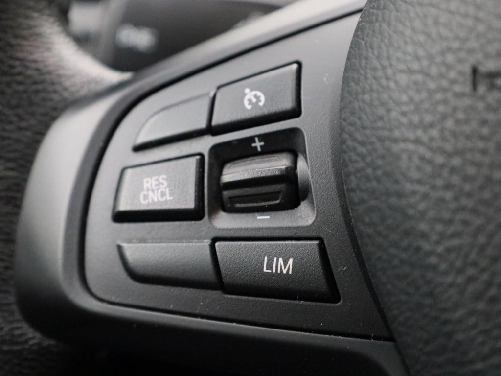 BMW X1 xdrive25e executive | automaat | lmv | parkeer sensoren | camera | c