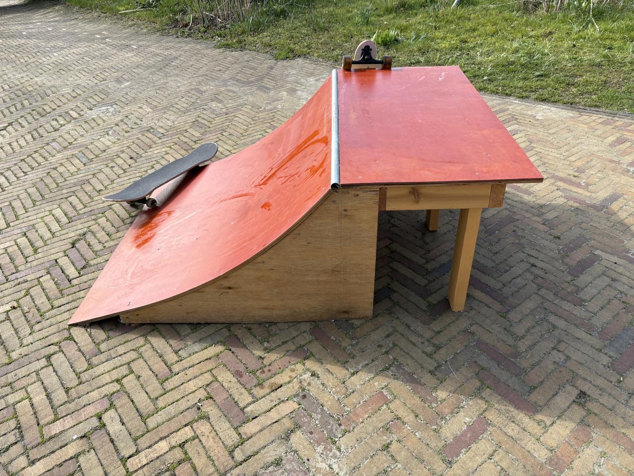 Skateboard quarter pipe, half pipe, lxbxh 170x123x60 cm