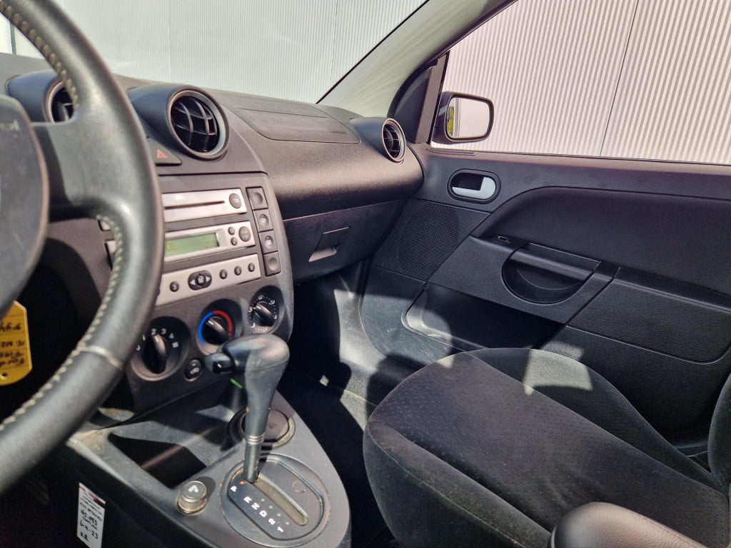 Ford Fiesta 1.6-16v ghia