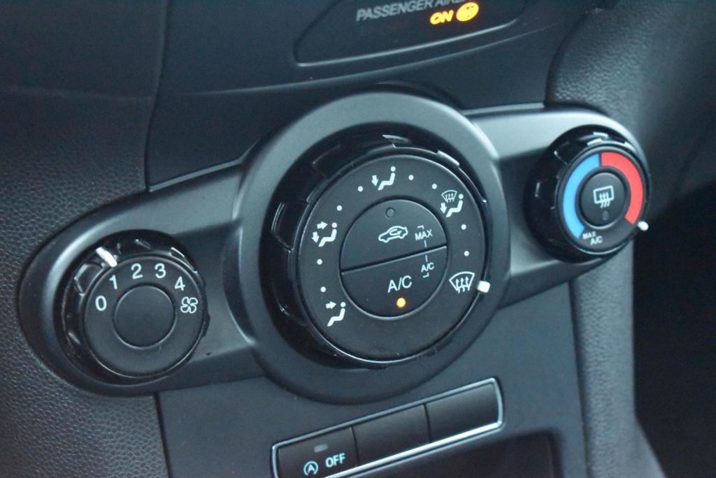 Ford Fiesta 1.0 style | incl. nieuwe distributieriem | airco | navigatie | 