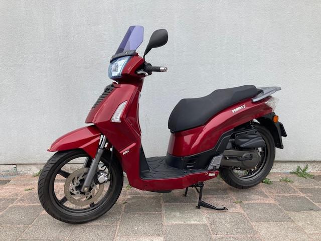 ZEER MOOIE KYMCO PEOPLE S 45 KM BROMSCOOTER MET SLECHTS 2568 KM !!