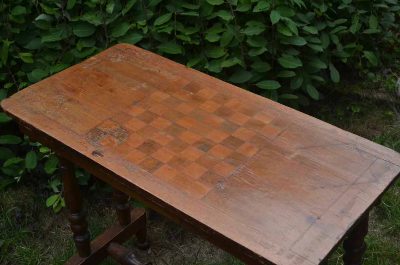 Antiek schaaktafeltje