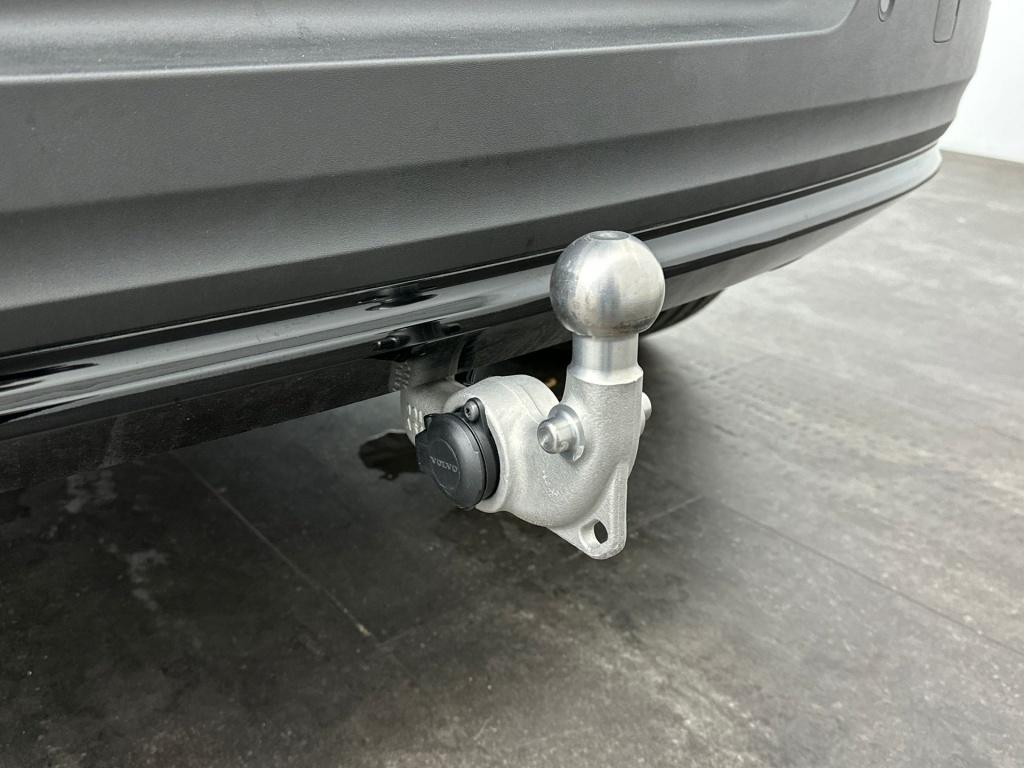 Volvo XC40 b4 197pk plus dark| camera| trekhaak| adap.cruise| h&k audio
