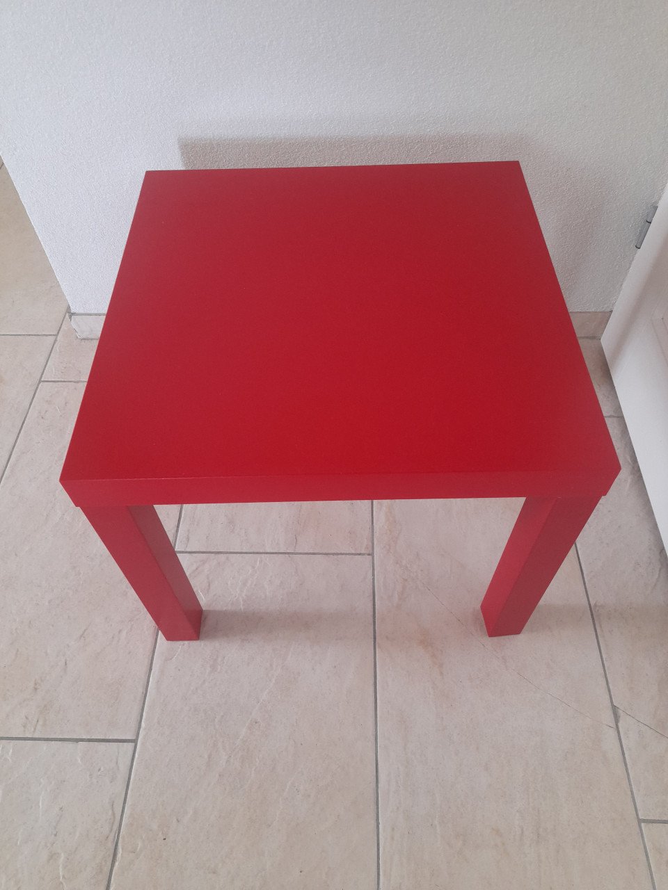 Klein tafeltjes 55 x 55 x 45H (in goede staat )