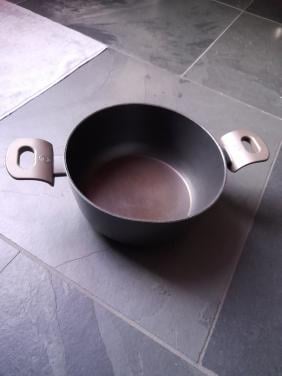 Pan zonder deksel, gratis af te halen.