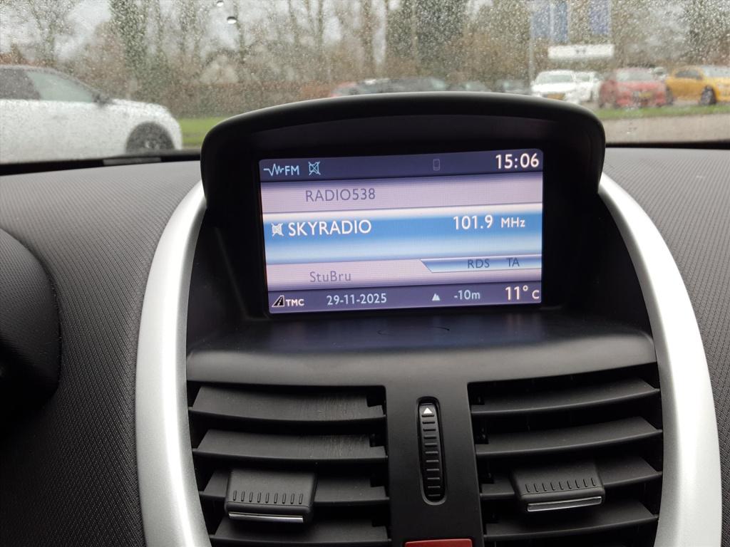 Peugeot 207 première 1.6-16v vti-120pk navigatie | cruise & climate control