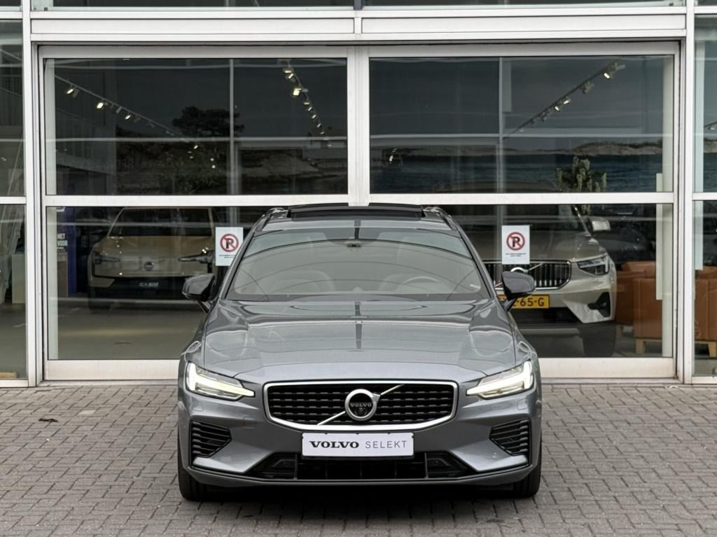Volvo V60 t6 340pk recharge r-design| panodak| b&w sound| adap.cruise| tre
