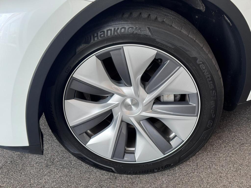 Tesla Model Y rwd 58 kwh / soh 98%