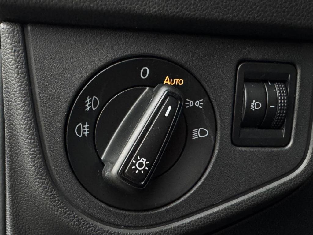 Volkswagen Taigo 1.0 tsi r-line * panoramadak * camera * led * clima