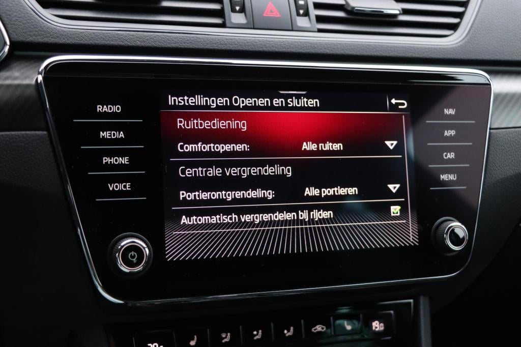 Skoda Superb 2.0 tsi 4x4 sportline business 280pk dsg7