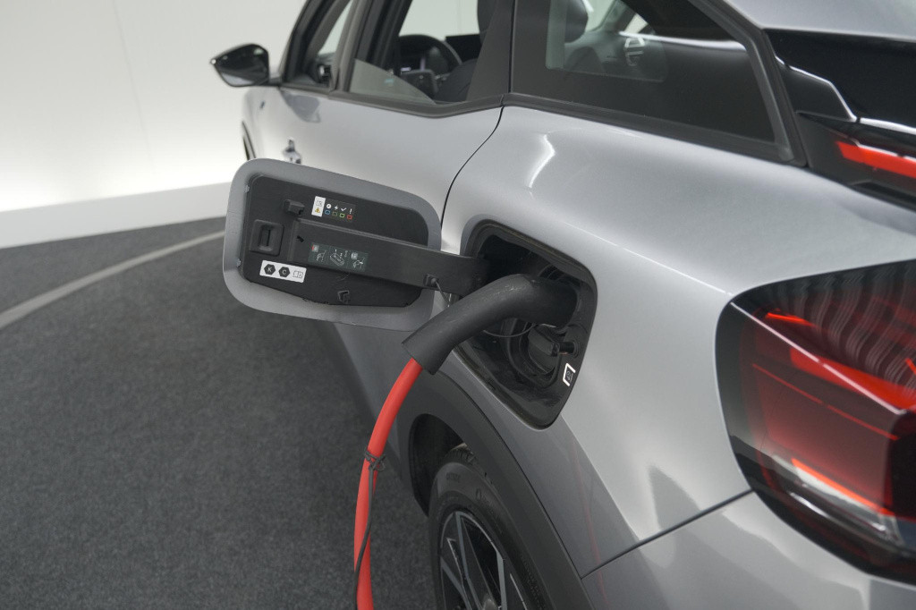 Citroen Ë-c4 feel pack 50 kwh | camera | navigatie | apple carplay | parkee