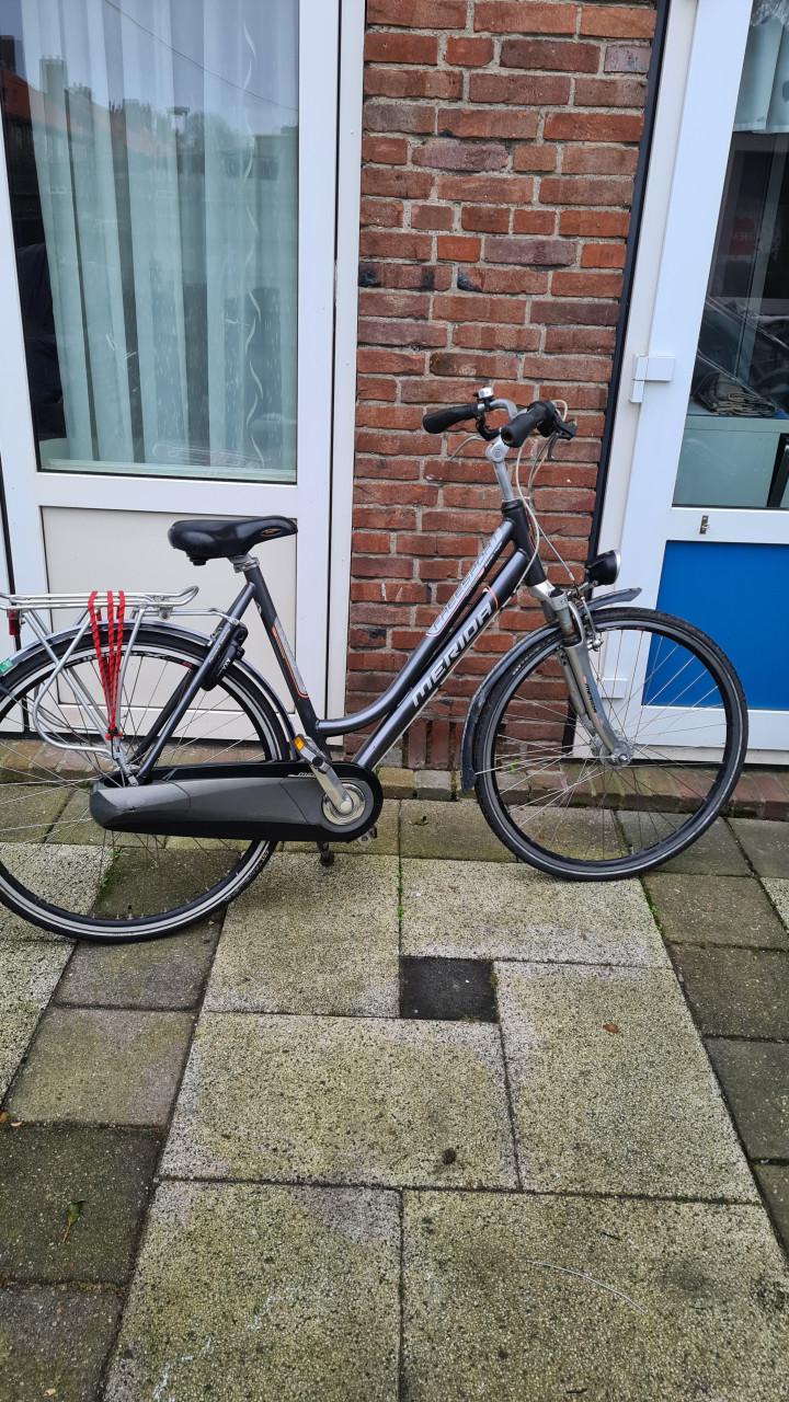Dames fiets 28inch-met 7 versnellingen- Fr.maat 56cm-Slot AXA