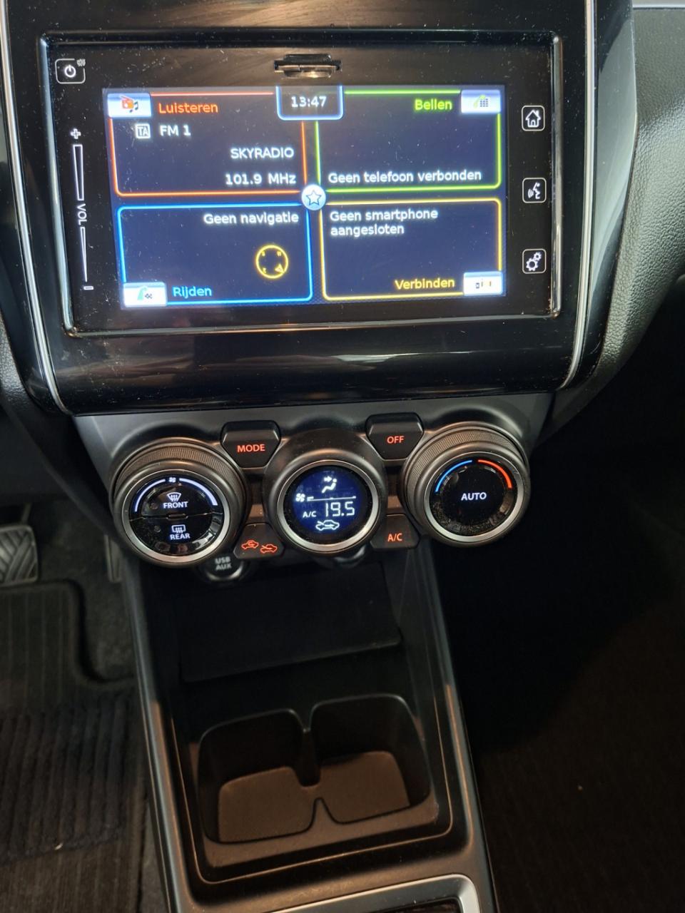 Suzuki Swift 1.2 style smart hybrid