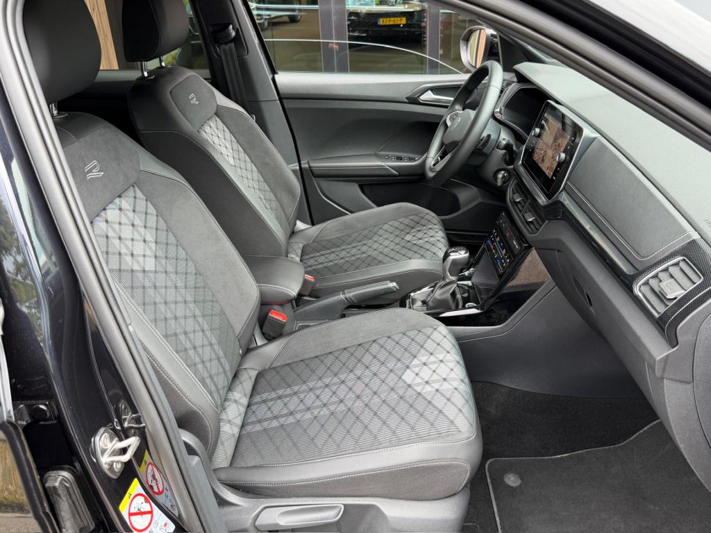 Volkswagen T-cross 1.5 tsi 150pk dsg r-line | camera | trekhaak | navi | iq