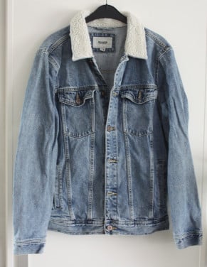 Spijkerjas blauw met bontje  maat L