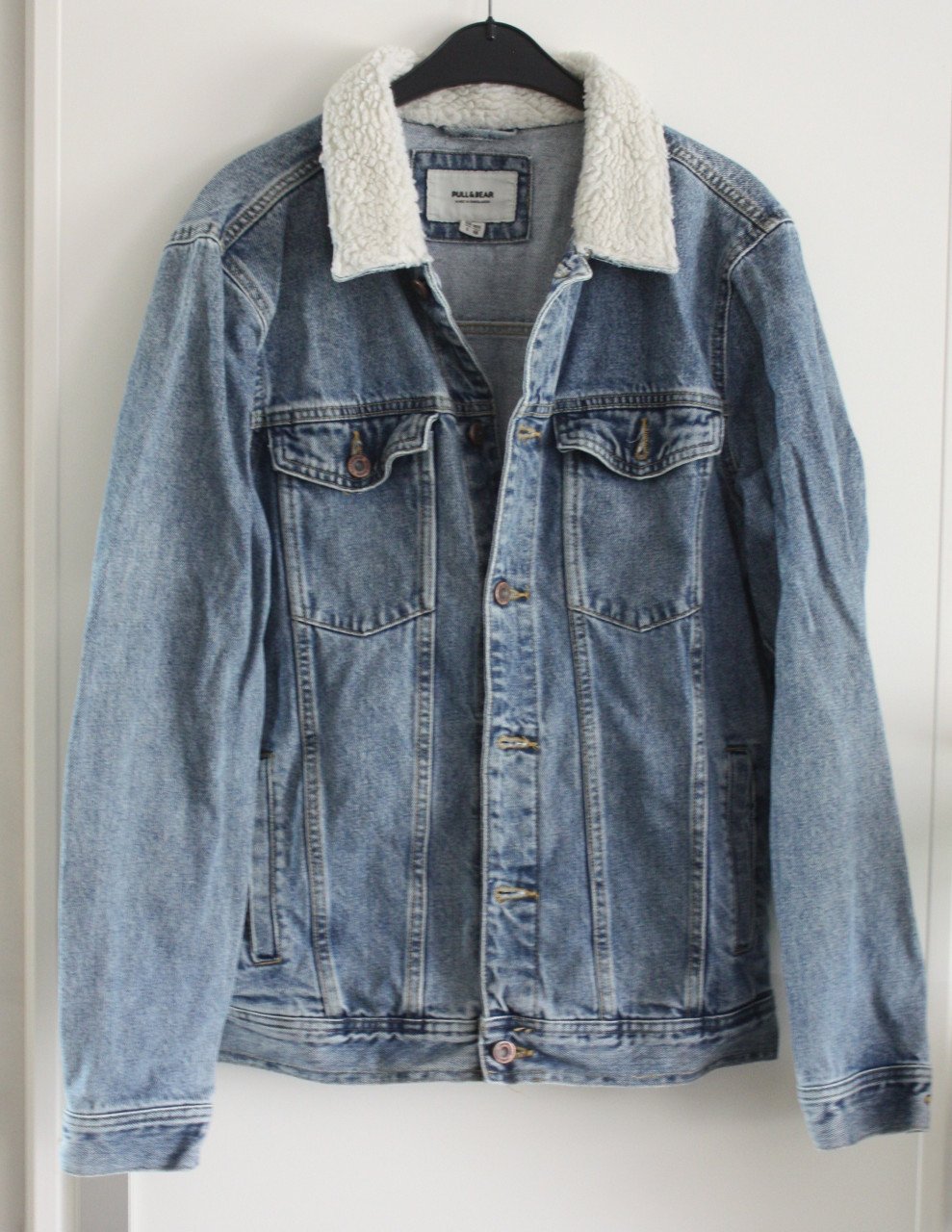 Spijkerjas blauw met bontje  maat L