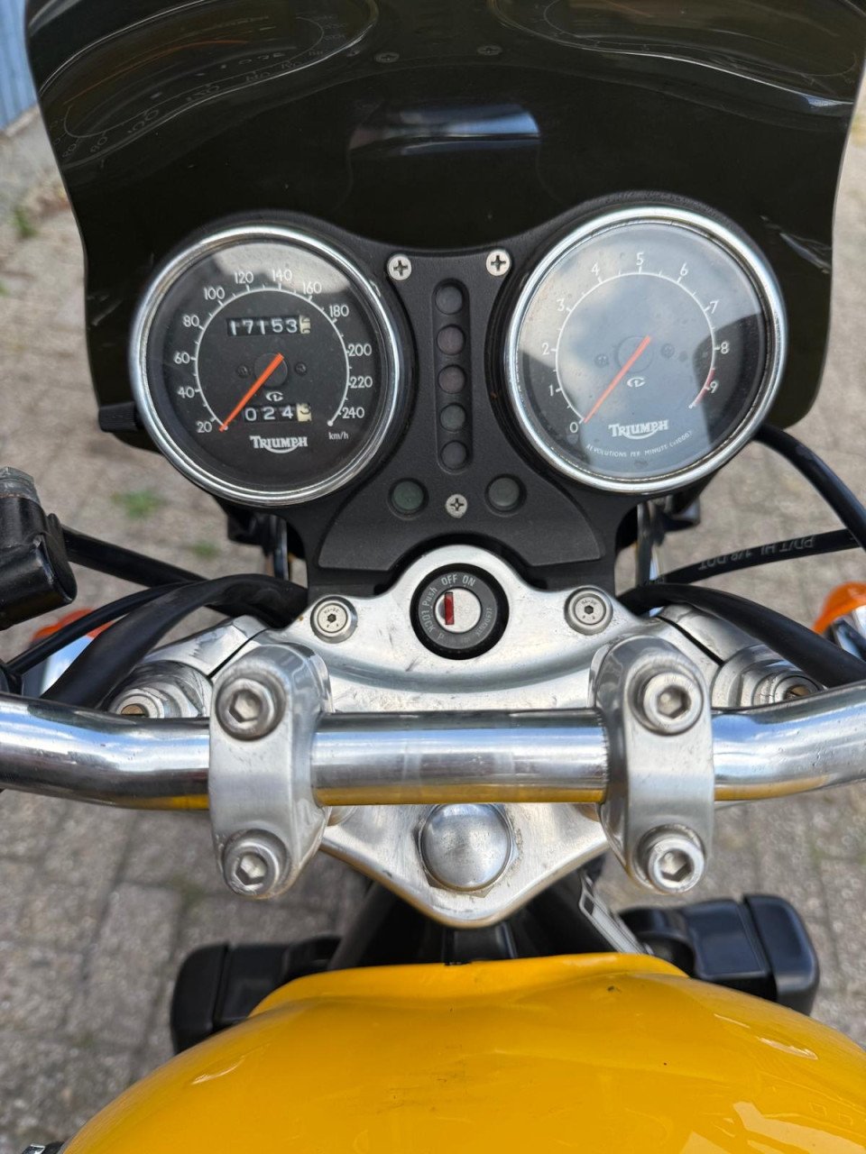 Triumph Thunderbird Sport 900