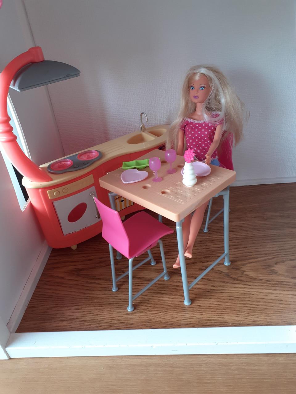 Barbiehuis compleet met spulletjes