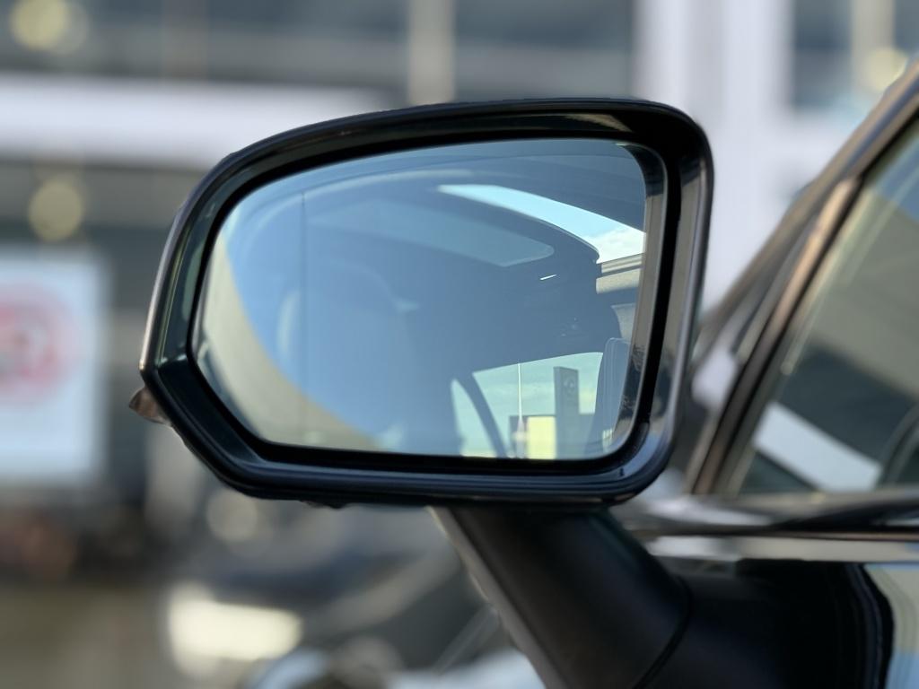 Volvo V60 t6 340pk recharge r-design| panodak| adap.cruise| trekhaak| 360c