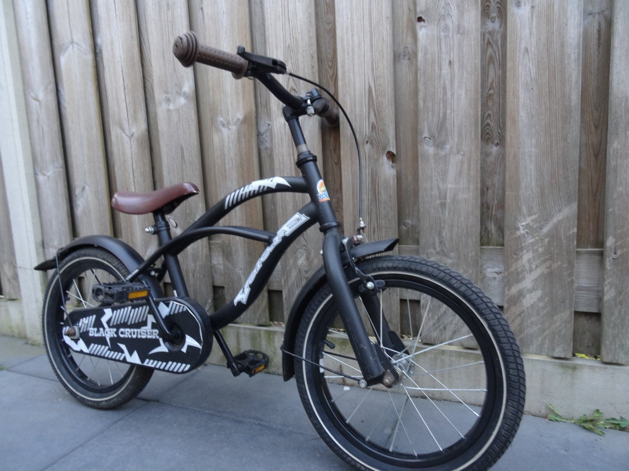 Volare Black Cruiser 16 inch jongensfiets
