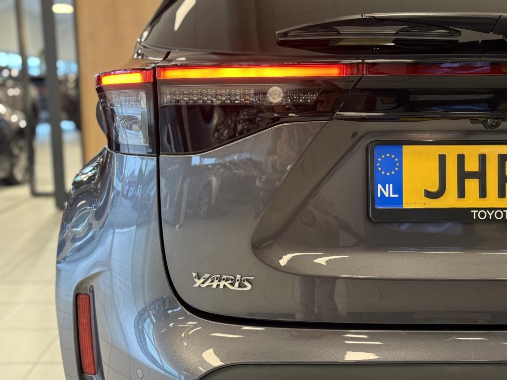 Toyota Yaris Cross 1.5 hybrid dynamic | stoel en stuurverwarming | bsm | te