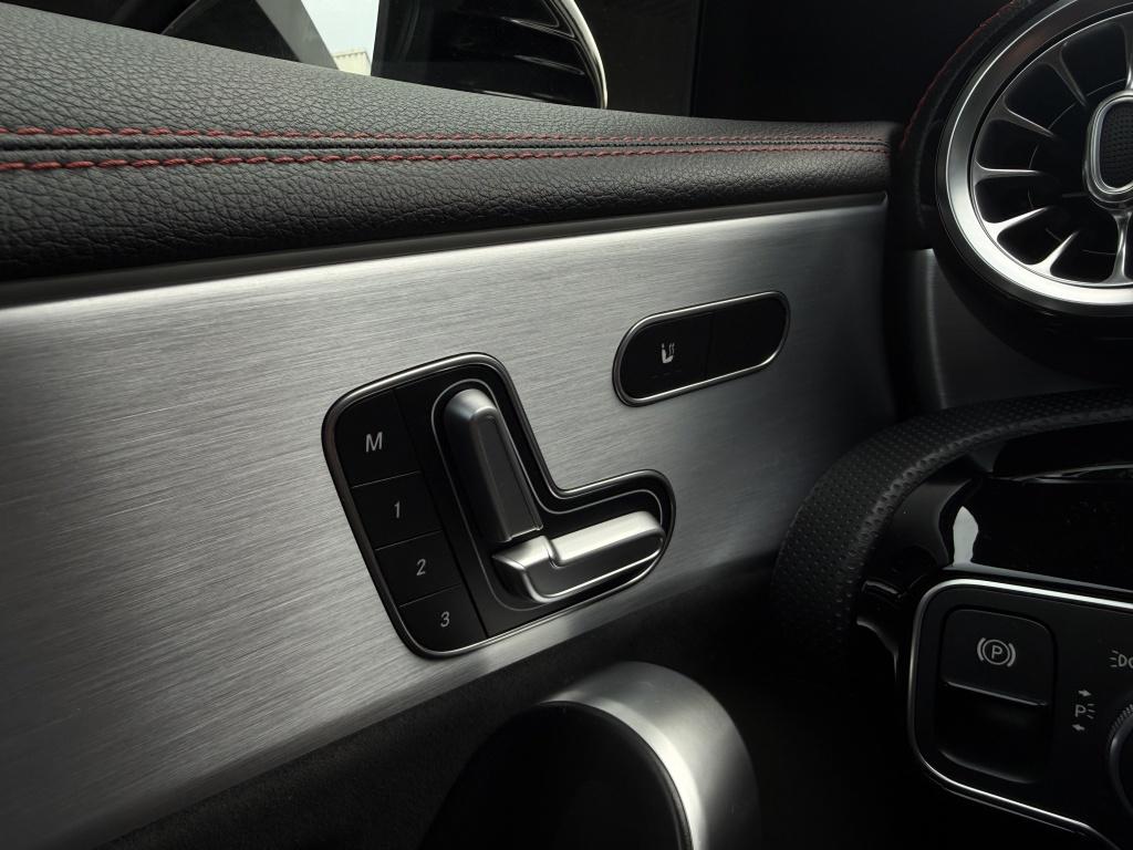 Mercedes-Benz Cla 250e - amg pakket - ambilight - pano -